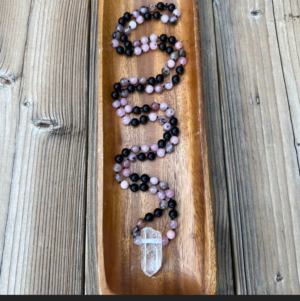 Quartz Point Mala Necklace - Pink Agate Beads & Black Onyx Beads. Hand Knotted